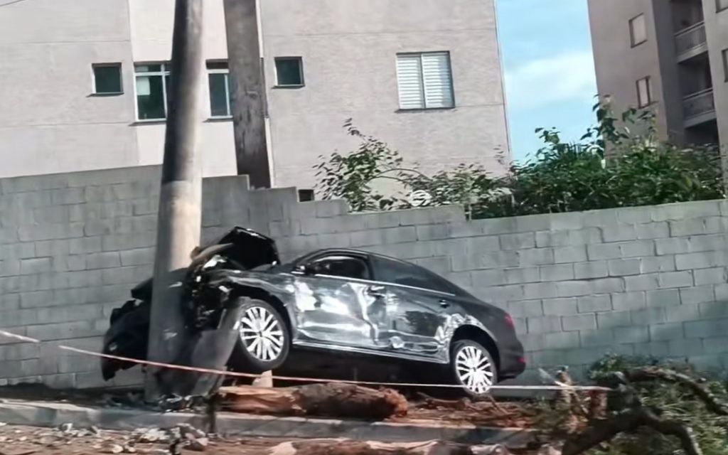 Dois acidentes em São José dos Campos na manhã de domingo