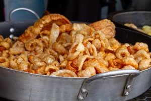 Festival do Torresmo em Pindamonhangaba reúne chopp artesanal e shows gratuitos!