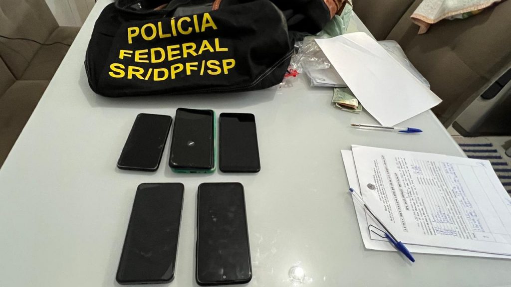 Foto da apreensão de material ilícito ocorrida em uma residência em Jacareí, em 090925.