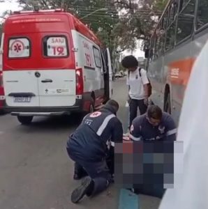 Idosa é atropelada por ônibus na Adhemar de Barros, em São José dos Campos