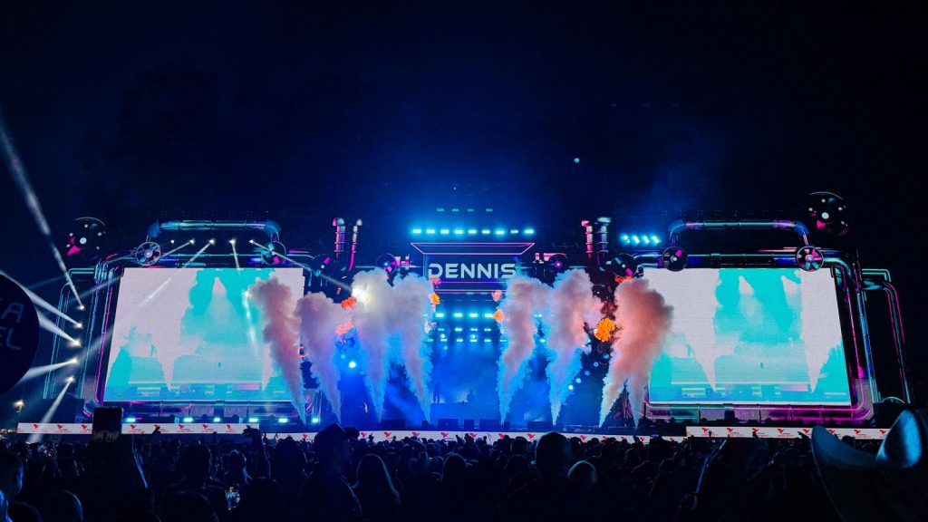 Vale Rodeio Show reúne 80 mil pessoas e grandes artistas