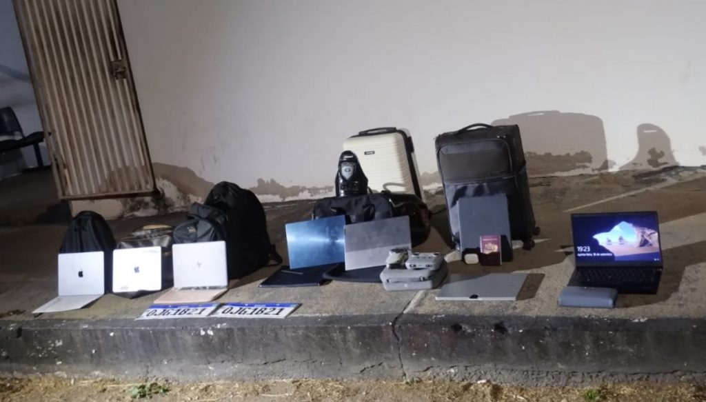 Criminosos são presos, na Carvalho Pinto, após furtarem objetos de veículos