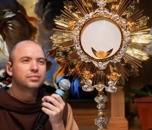 Símbolo de Fé, Frei Gilson mobiliza fiéis em 50 países com o Rosário da Madrugada