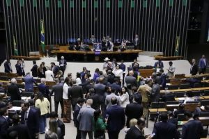 Câmara aprova PEC da Blindagem e amplia imunidade parlamentar