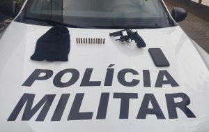 Passageiro de motorista por aplicativo é preso com revólver, touca ninja e munições em Ubatuba