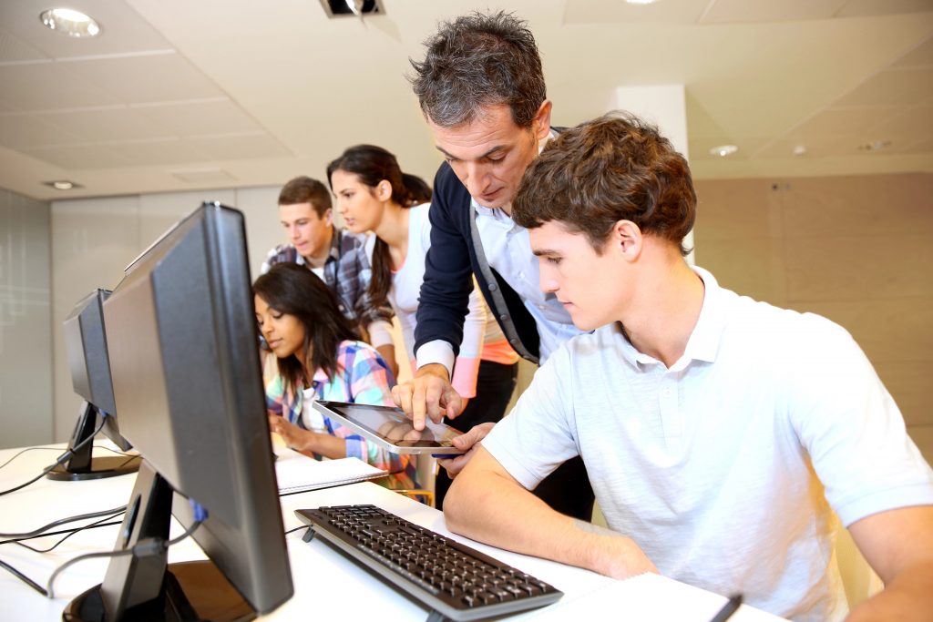 CIEE oferece 176 vagas de estágio na RM Vale do Paraíba