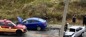 Duas motoristas ficam feridas em colisão frontal na Estrada Juca de Carvalho