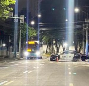 Viatura da GCM se envolve em acidente com motorista embriagado no centro de São José dos Campos