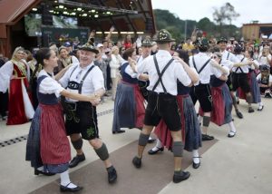Oktoberfest em Campos do Jordão espera 60 mil visitantes para festa gratuita