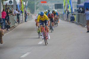 Volta Ciclística em São José dos Campos reúne mais de 300 atletas