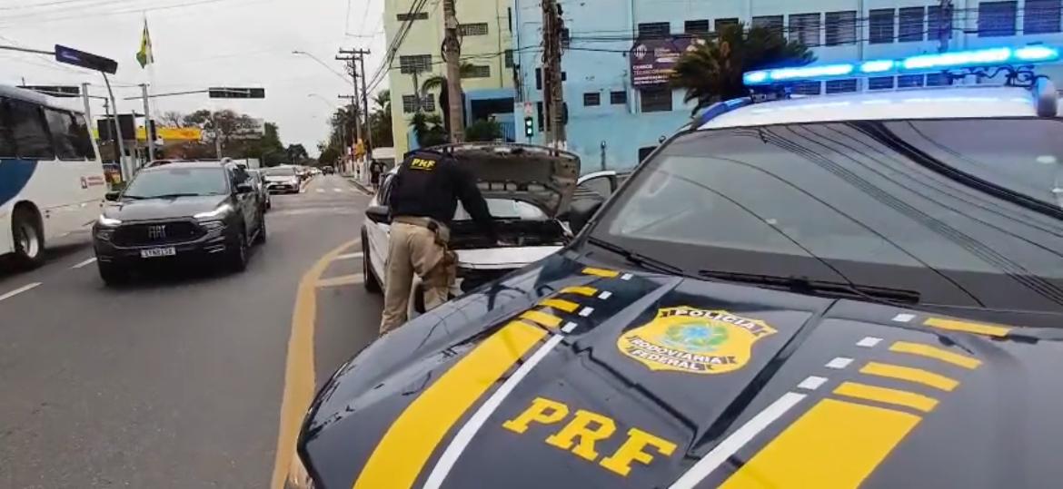 Veículo roubado no RJ é recuperado em Jacareí pela PRF 