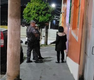 Idosa desorientada é localizada e devolvida à família pela PM em São José dos Campos