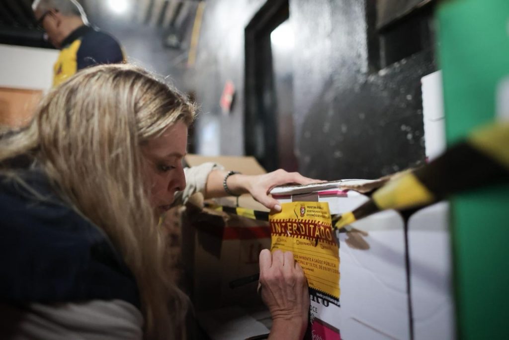 Bebidas adulteradas: governo interdita 9 locais no estado