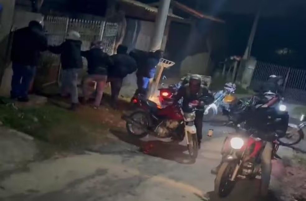 Grupo de entregadores que depredou casa em São José dos Campos é investigado