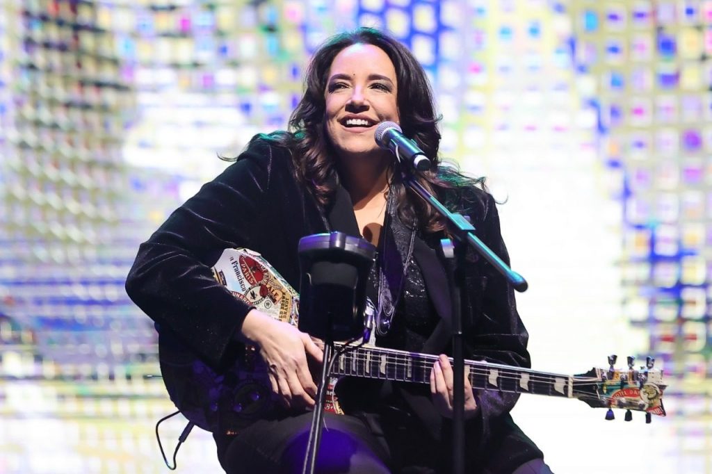 Cantora Ana Carolina celebra 25 anos de carreira com show em São José dos Campos!