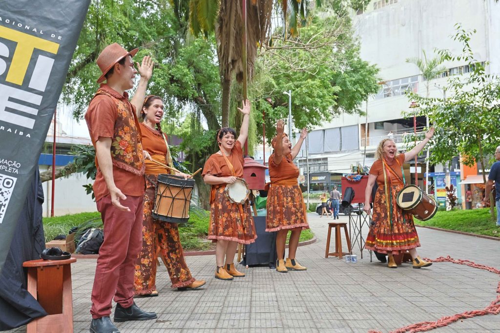 Grupo Teatro do Imprevisto lança documentário e debate a produção artística no interior de São Paulo