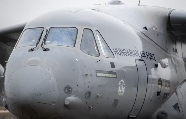 Embraer entrega 2º avião cargueiro C-390 à Hungria e amplia presença na Europa