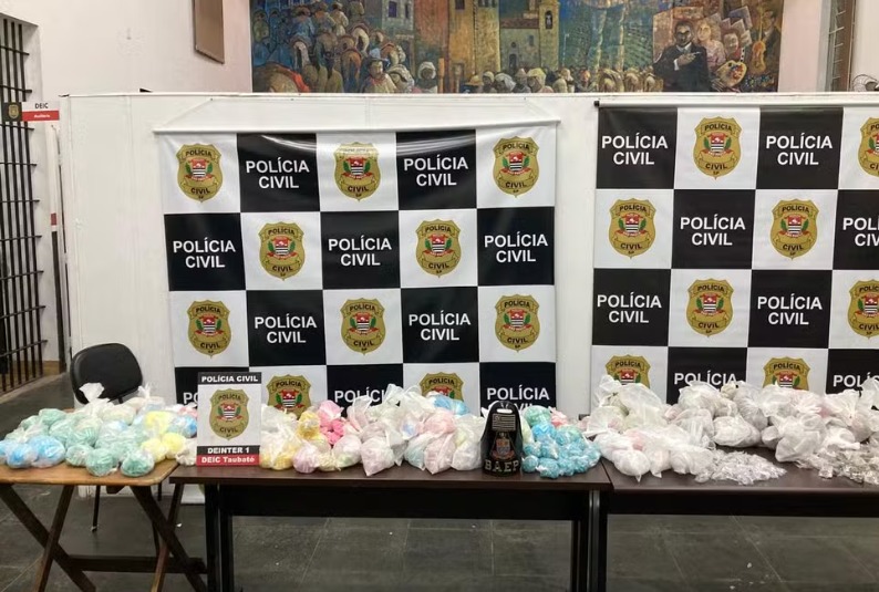 Três tonéis com cocaína, maconha e crack são apreendidos em operação que mobilizou helicóptero Águia