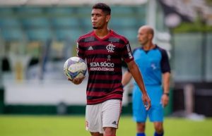 Lateral Ítalo chega ao Taubaté após passagem pelo Brusque e promete empenho para buscar o acesso na Série A-2 do Paulistão