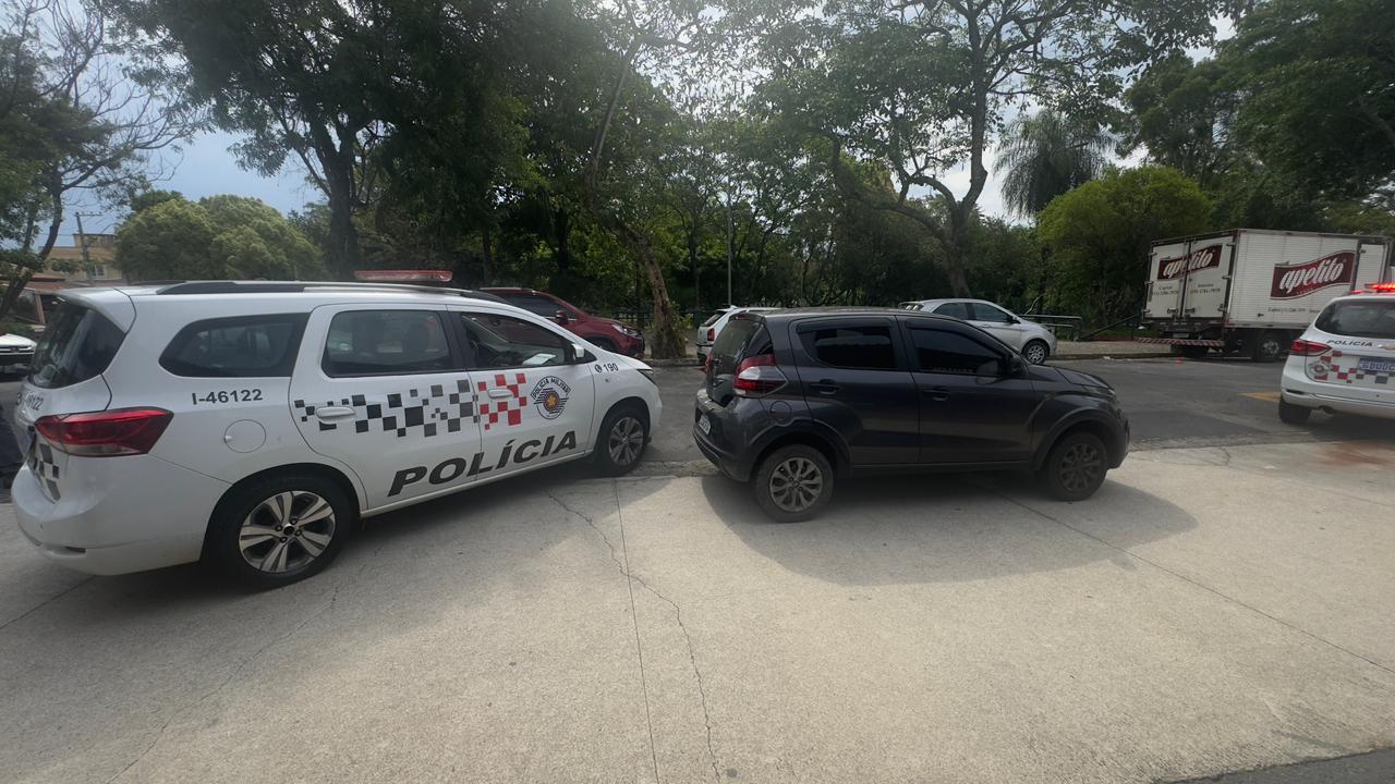 Dupla é presa em flagrante por roubo e sequestro de motorista de aplicativo em São José dos Campos 