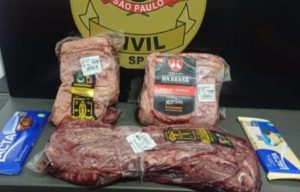 Casal é preso por furto em supermercado no Aquarius!