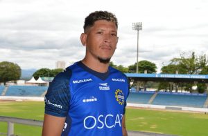 Mais um reforço: Clessione é apresentado pelo São José para o Paulistão A-2 de 2026