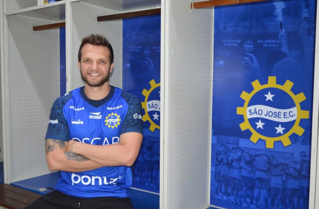 Zagueiro Léo Rigo é o novo reforço do São José para a Série A-2 de 2026; ex-Volta Redonda chega após conquistar o título da Série C