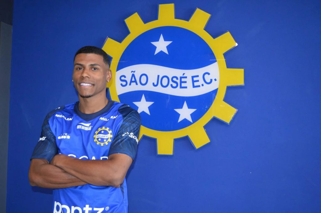 Lateral campeão da A-2 com a Portuguesa chega ao São José para nova temporada