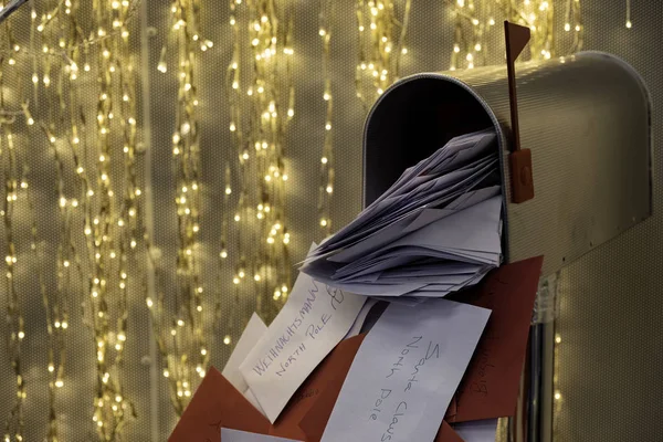 Mais de 17 mil sonhos: Cartinhas ao Papai Noel aguardam adoção no interior de SP