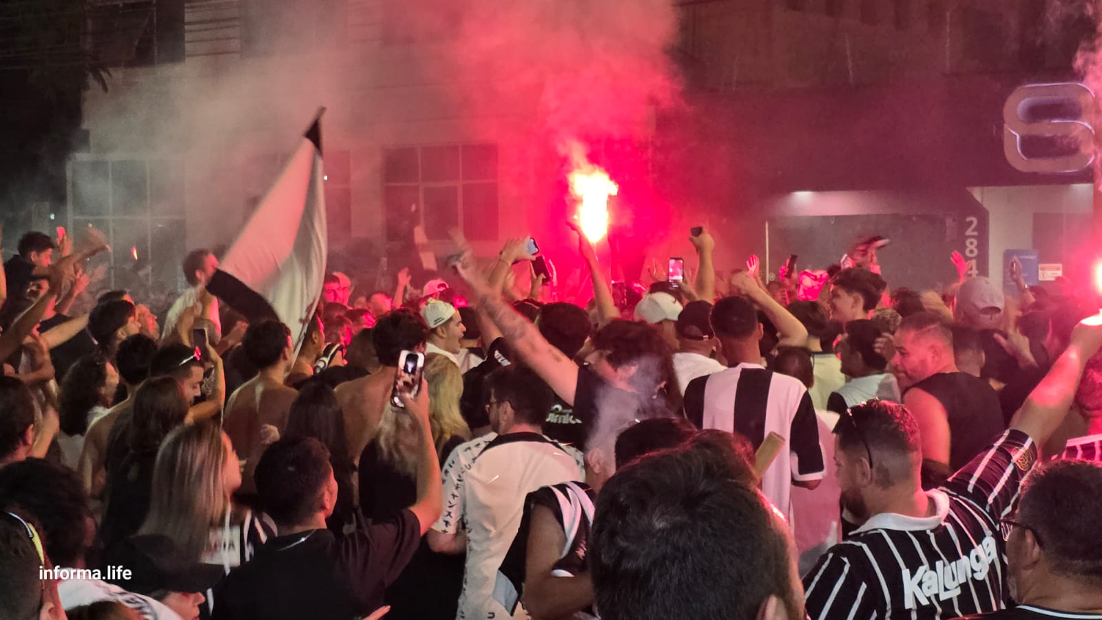 Corinthians vence Vasco e fatura Copa do Brasil no Maracanã