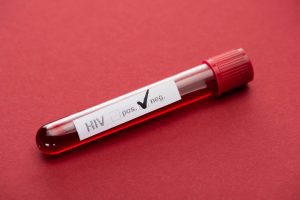 Transmissão do HIV da mãe para o bebê é eliminada no Brasil