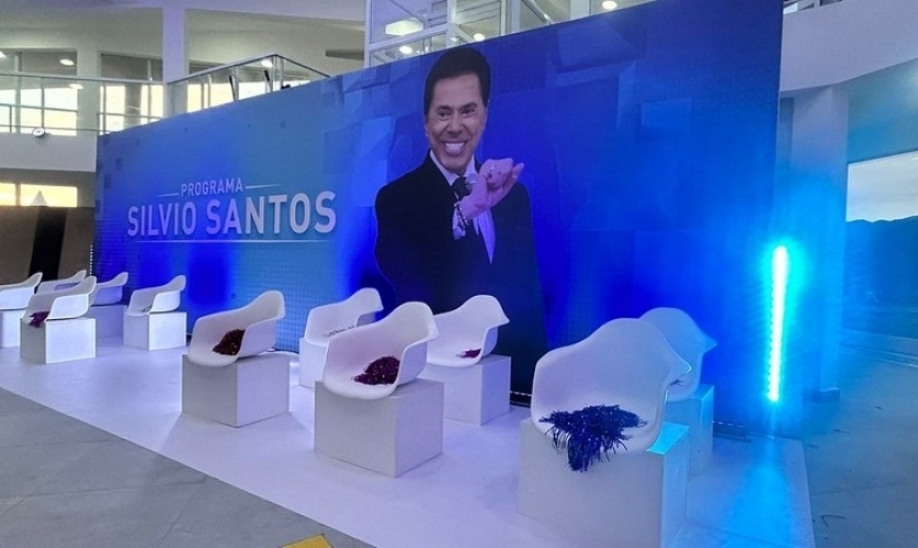 Exposição emocionante em homenagem a Silvio Santos em Caraguá!
