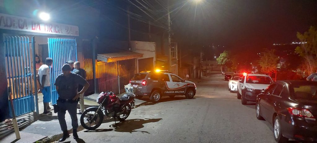 Mulher alega estupro, mas acaba presa por homicídio após evidências apontarem sua participação no crime