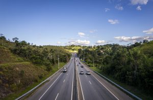 Rodovia dos Tamoios terá operação especial para o Natal e Ano Novo