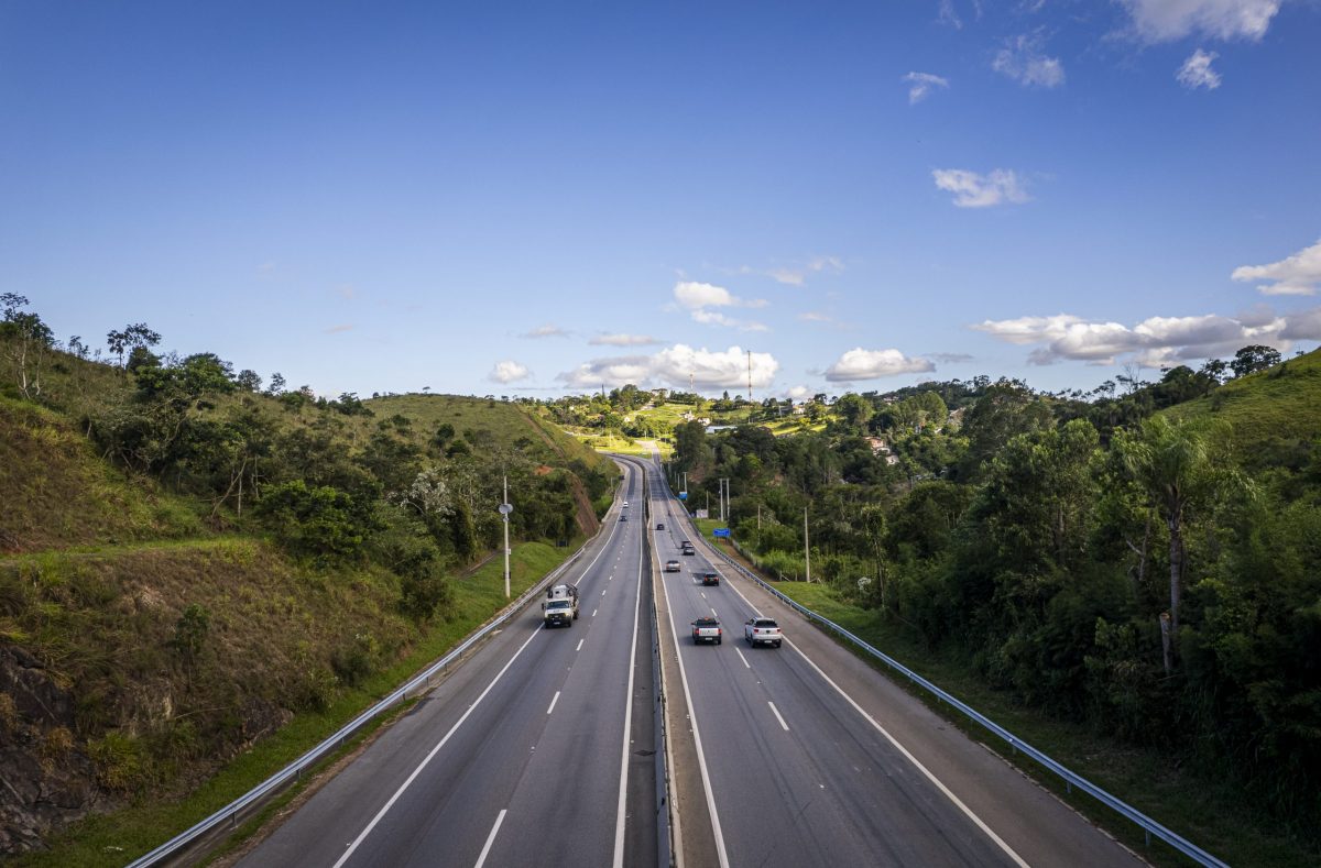 Rodovia dos Tamoios terá operação especial para o Natal e Ano Novo