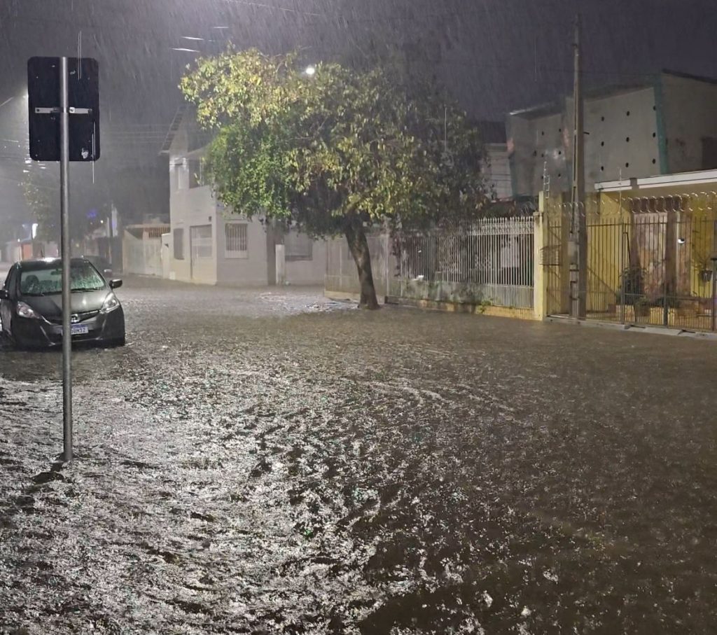 Após temporal e alagamentos, Lorena deve ter dias quentes e sem previsão de chuva
