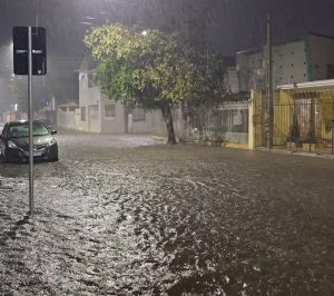 Após temporal e alagamentos, Lorena deve ter dias quentes e sem previsão de chuva