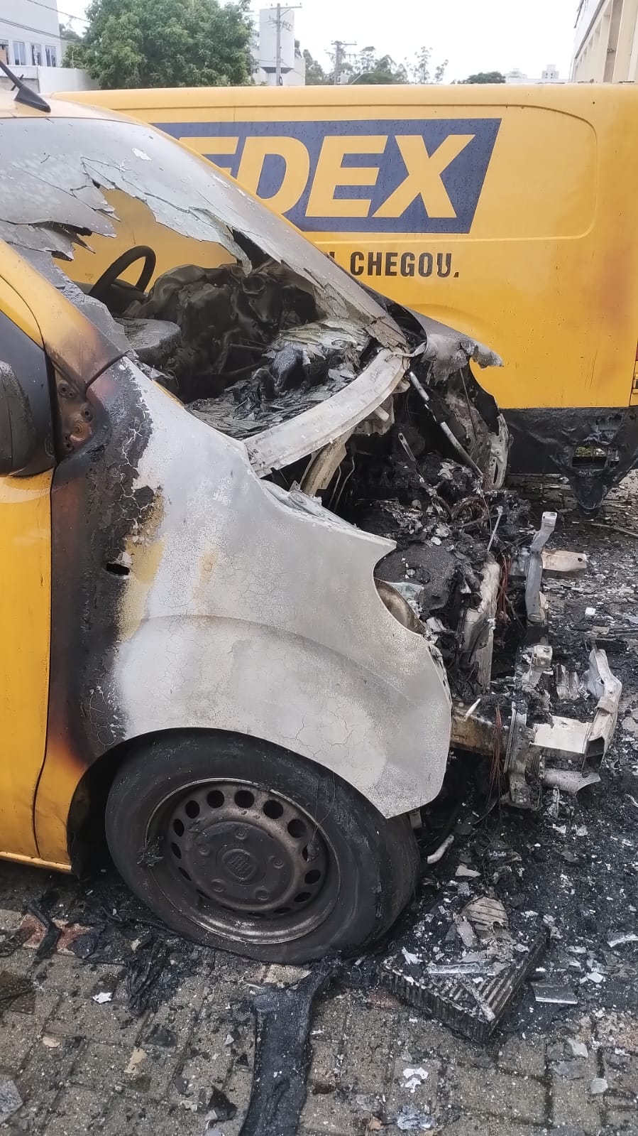 Corpo de Bombeiros, incêndio comercial, Defesa Civil, zona sul SJC