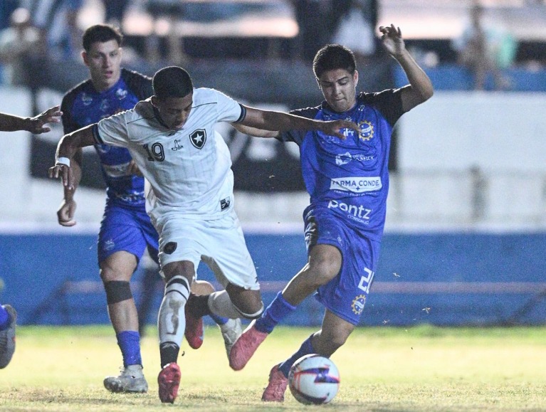 São José perde para o Botafogo por 3 a 0 em Taubaté e dá adeus à Copinha!