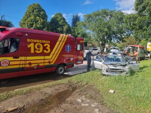 colisão frontal, rodovia SP-055, Corpo de Bombeiros, Samu