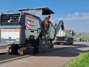 Via Dutra recebe recuperação de pavimento após reclamações de buracos na RM Vale do Paraíba