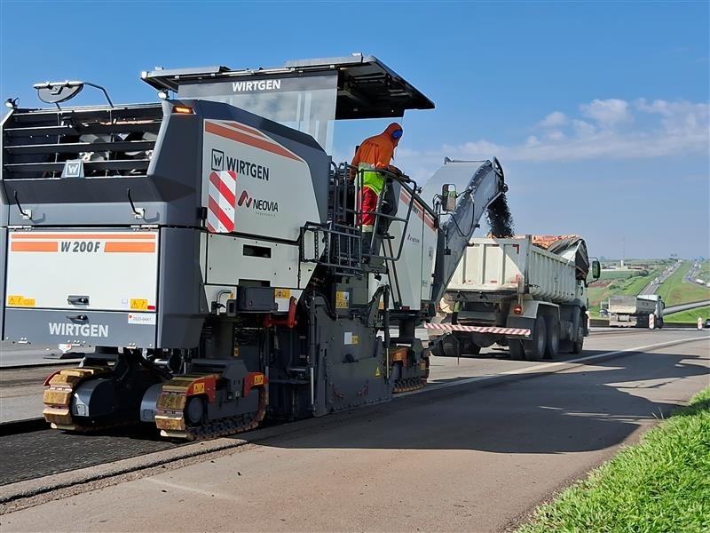 Via Dutra recebe recuperação de pavimento após reclamações de buracos na RM Vale do Paraíba