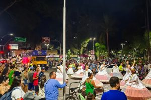 Carnaval de São José começa com Pirô Piraquara e baterias das escolas de samba