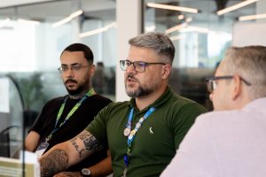 Pontz anuncia abertura de 200 vagas de emprego para vendedores em São José dos Campos e região.