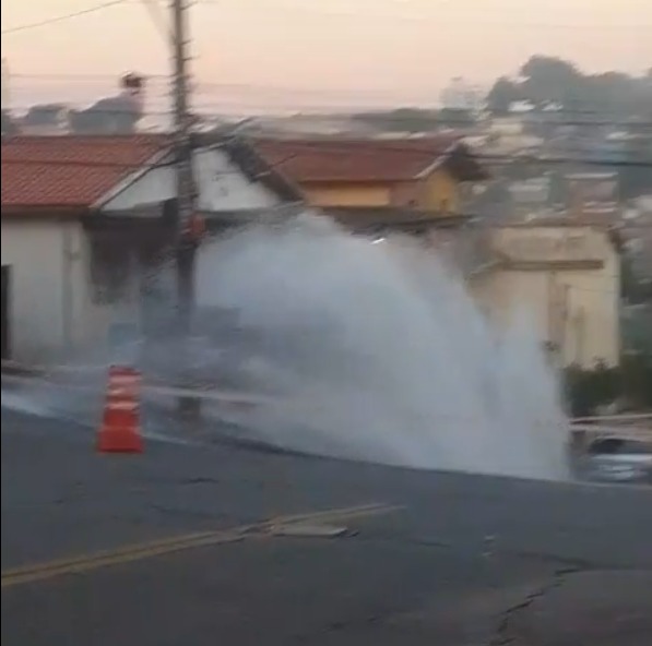 Adutora rompe no Monte Castelo e interrompe abastecimento em São José dos Campos