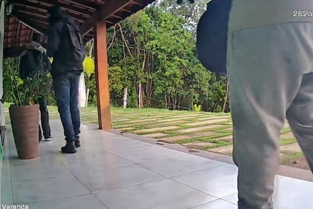 Quadrilha invade chácara em Guararema; BAEP prende dois e apreende pistola!