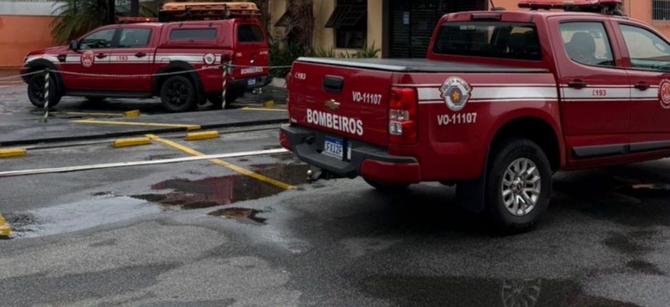 Incêndio atinge churrascaria na Av. José Longo, em São José dos Campos