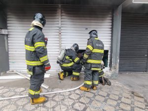Incêndio atinge bicicletaria e mobiliza Bombeiros em Taubaté!