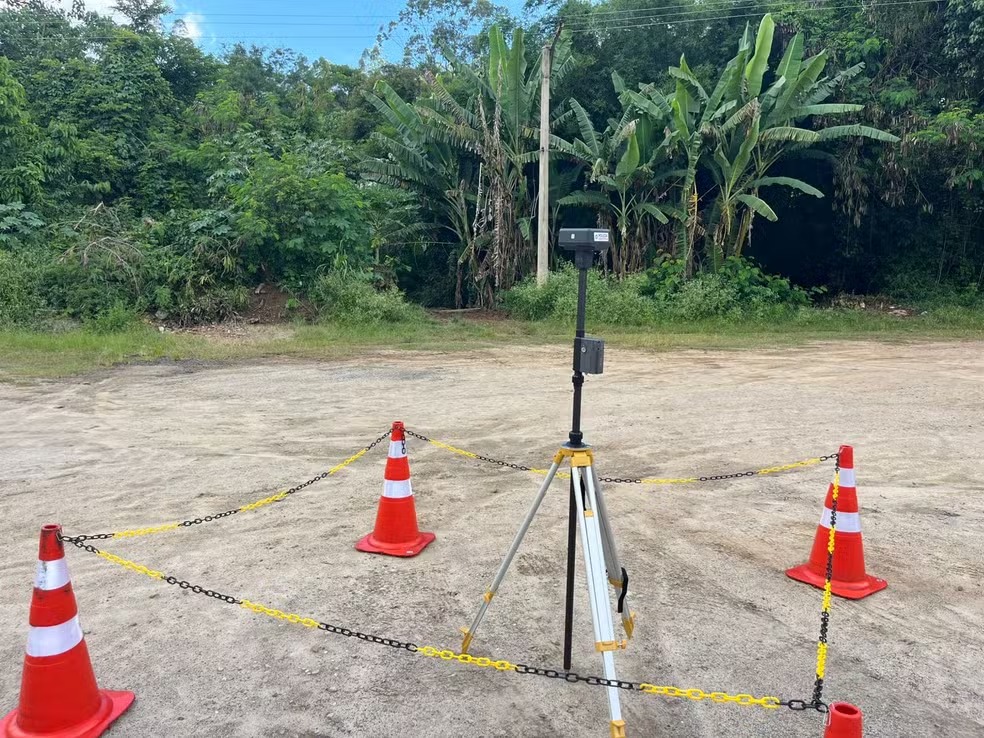 Polícia Civil realiza escavação em área de mata para investigar desaparecimento ocorrido em 2023/ Foto: G1 Vanguarda