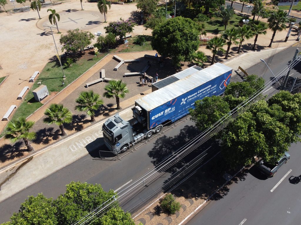 Carreta do Museu Catavento chega a São José!